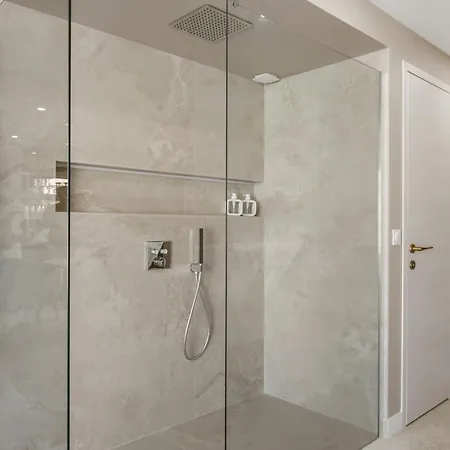 Willa Passage Luxury 2 Facing Port Nature Walkways *