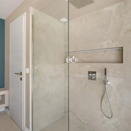 Willa Passage Luxury 2 Facing Port Nature Walkways *